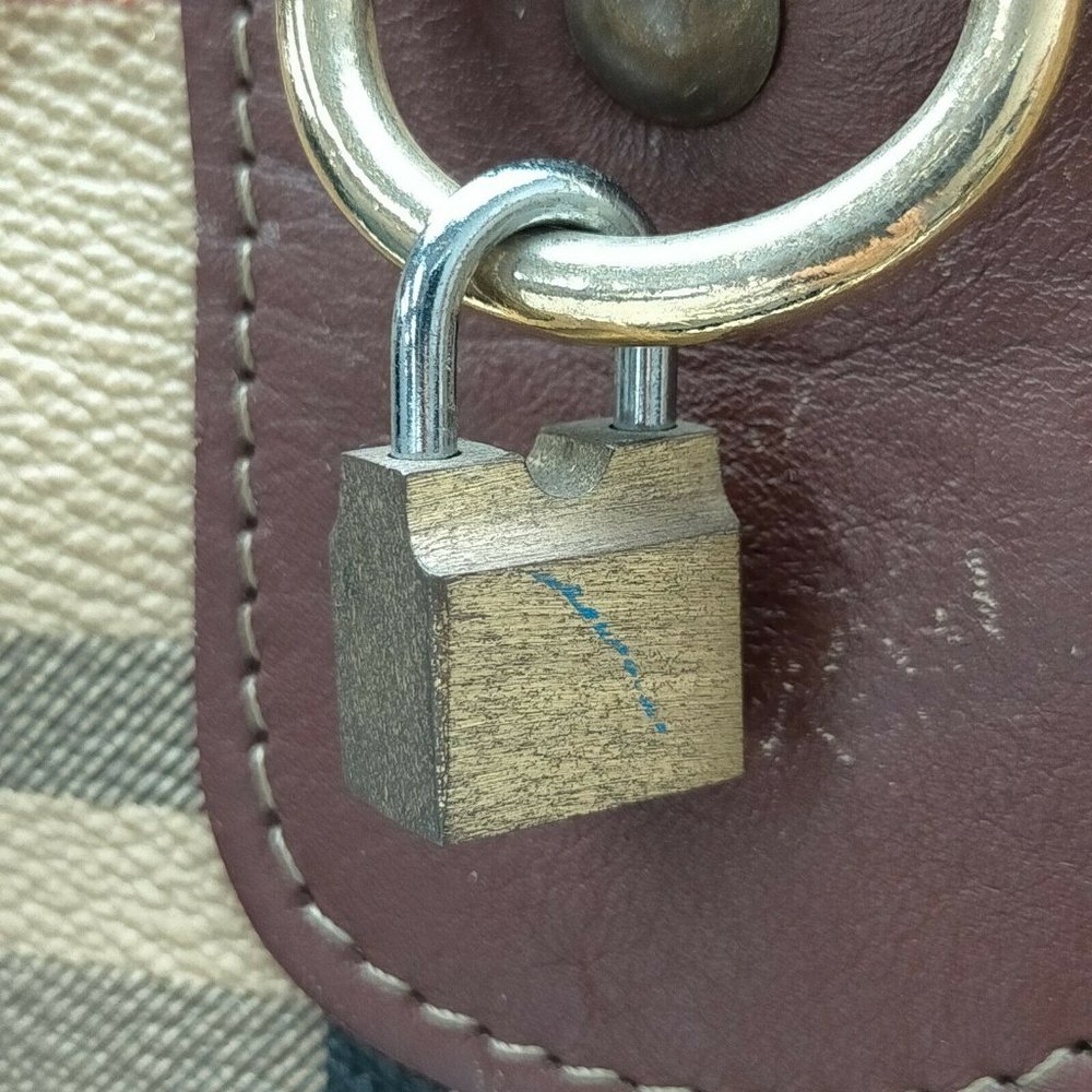 Burberrys Boston Bag Browns PVC - Picture 9 of 9